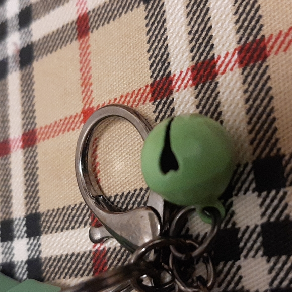 Set of 2 Keychain " Baby Yoda " with a carabiner for bags and with a bell - Picture 8 of 8